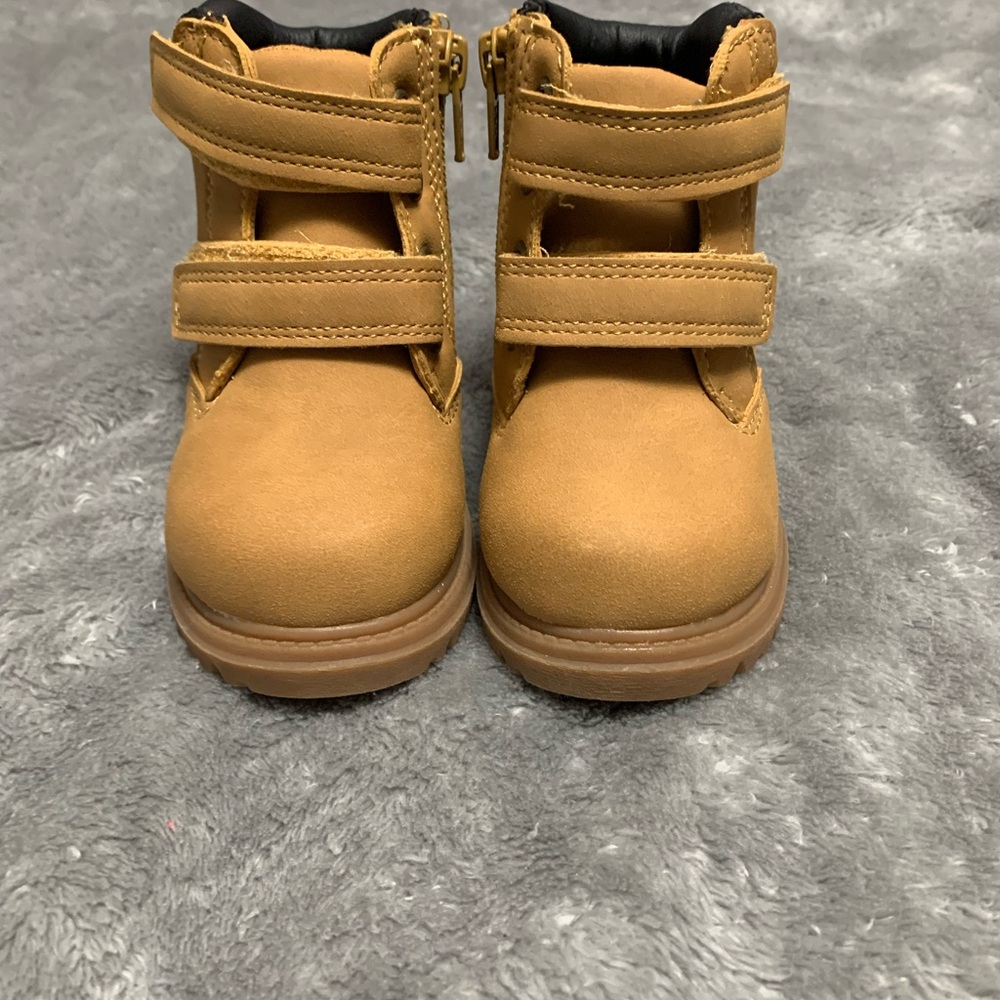 Wonder nation Toddler boots.